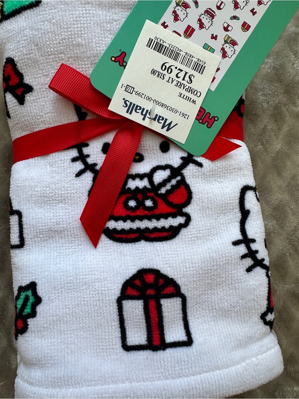 Hello Kitty Holiday Santa Presents Hand Towels